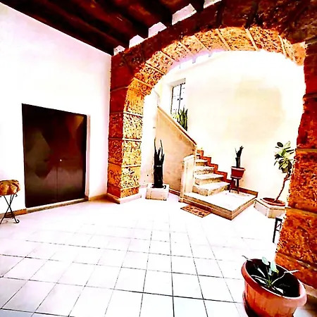 Palazzo Barone Muzio Apartment *